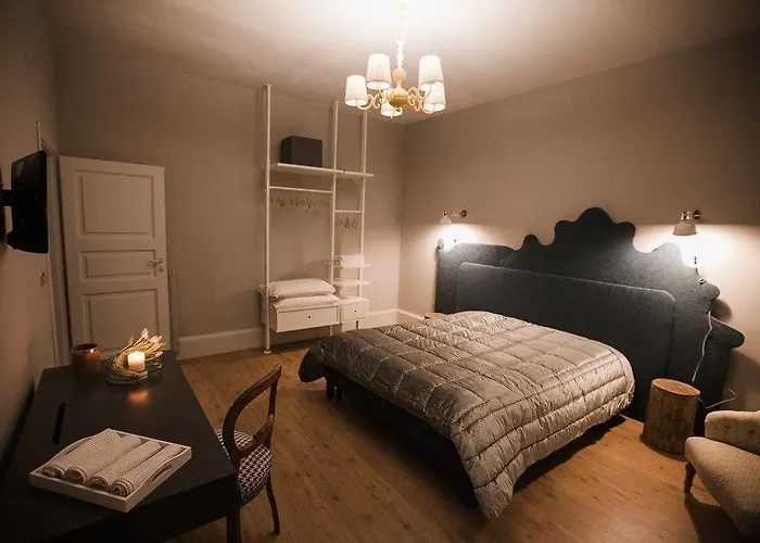 Assteas Nocleg ze śniadaniem 3*