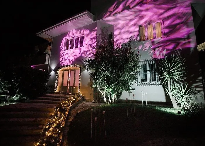 Assteas Nocleg ze śniadaniem 3*